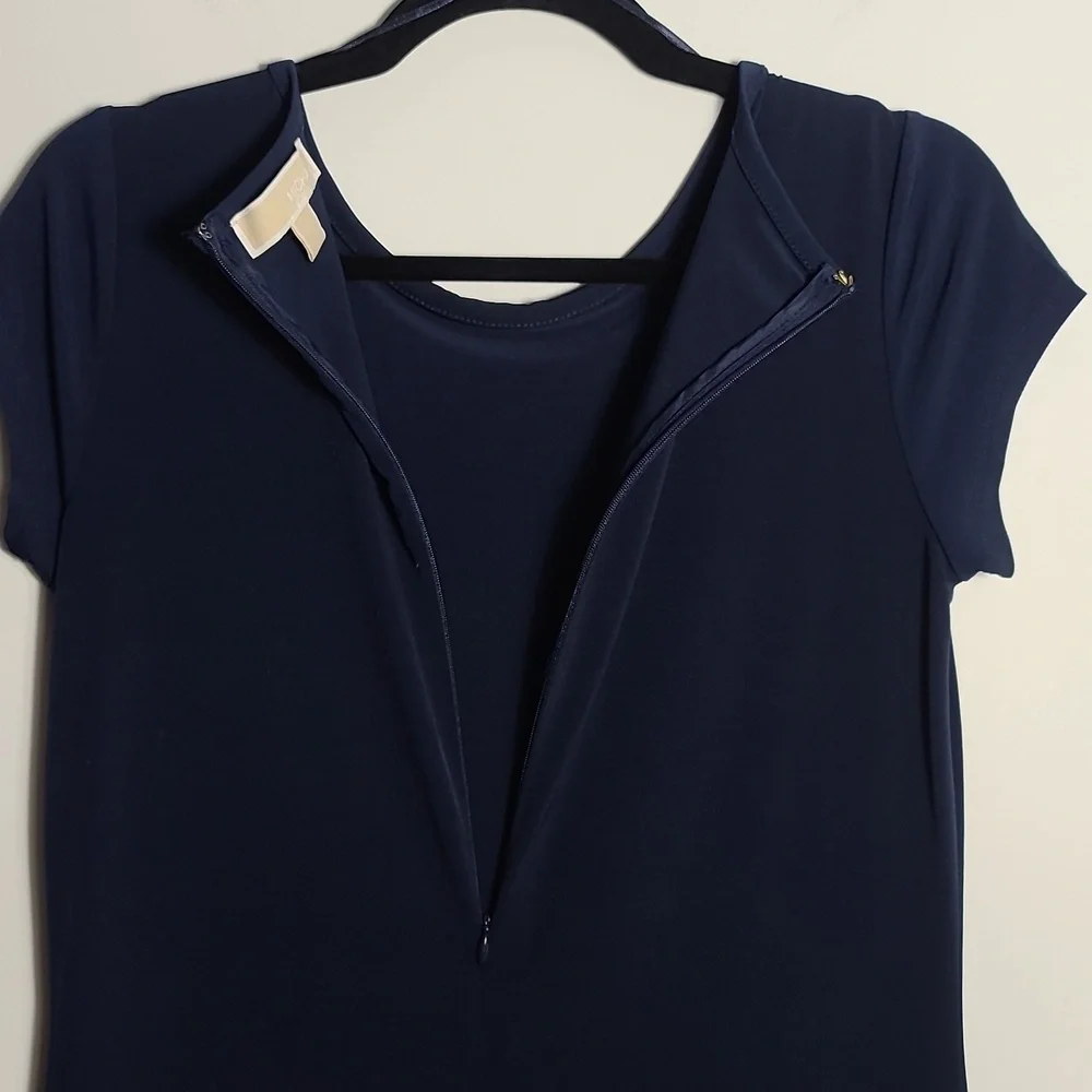 MICHAEL KORS Pleated Hem Shift Dress In Navy Blue Size Small